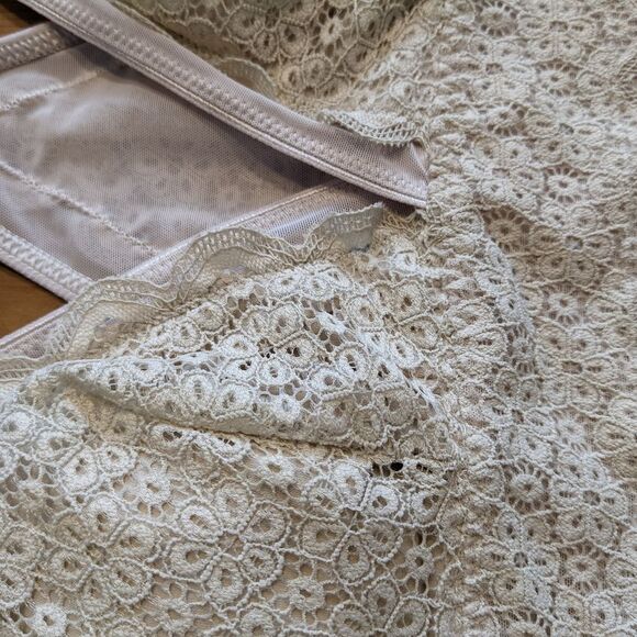 AERIE Lace floral wireless bralette size Medium NEW B020 - Picture 6 of 8